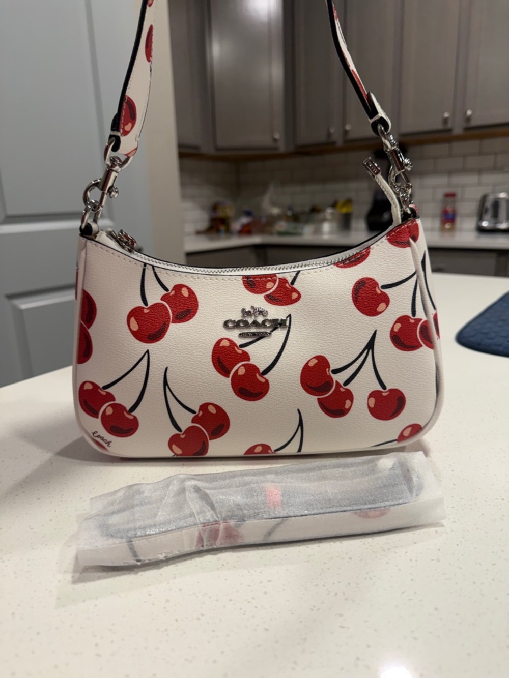 Coach White Leather Shoulder Bag with Red Cherry Print - Picture 5 of 6